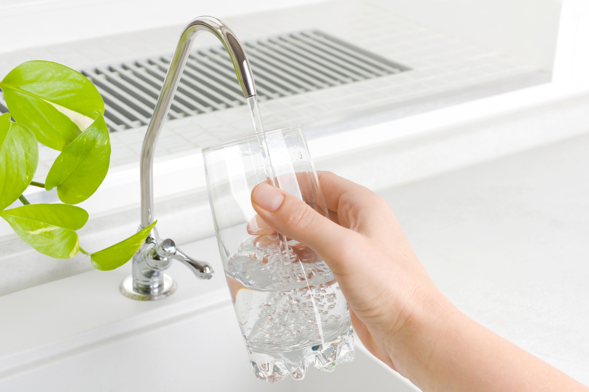 10 Best Water Filters for Cleaner Drinking Water